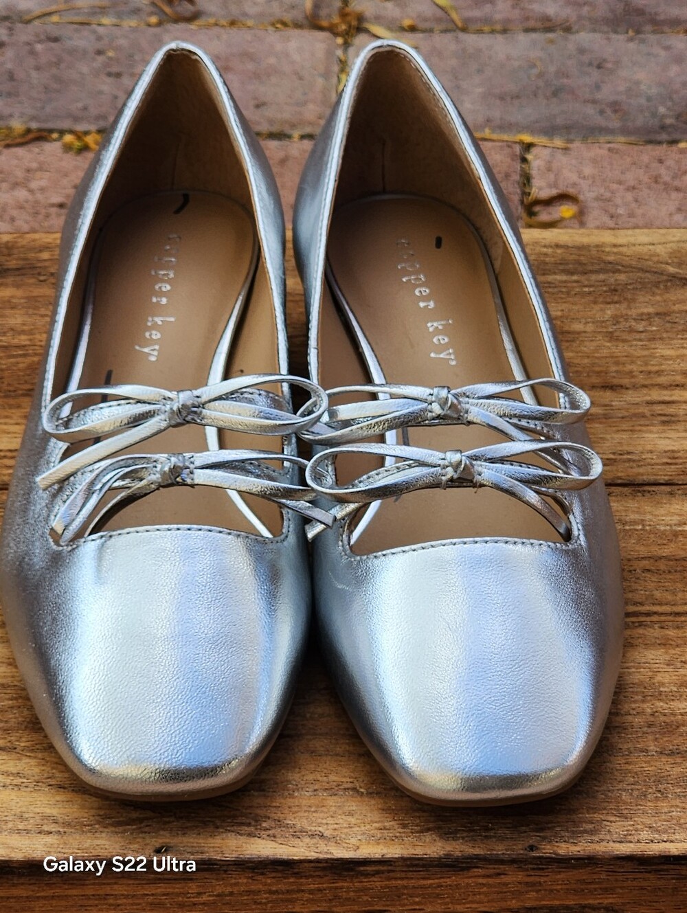 Copper Key Women's Frolic Metallic Leather Double Bow Mary Jane Pumps Size 6.5 - Picture 4 of 8